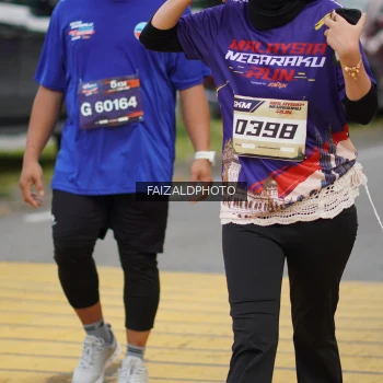 Runner Photo 3624743