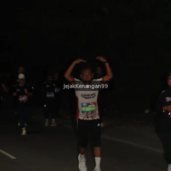 Runner Photo 3624772