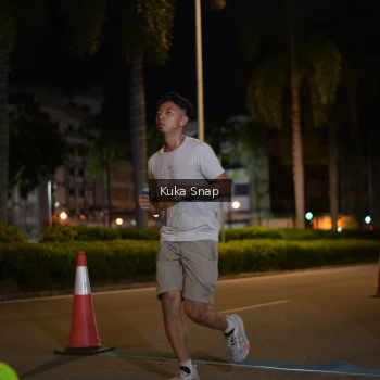 Runner Photo 3642755