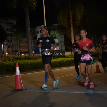 Runner Photo 3643555