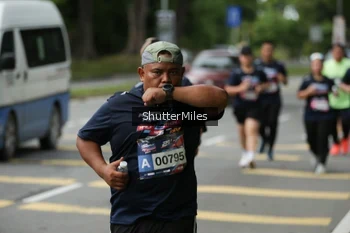 Runner Photo 36500