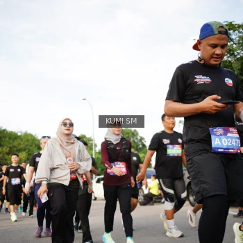 Runner Photo 3651718