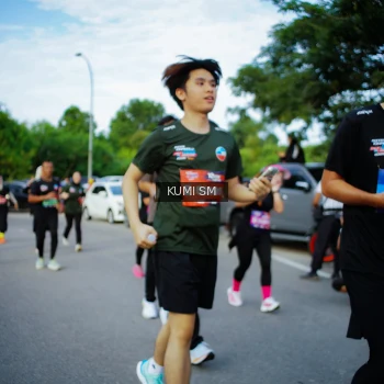 Runner Photo 3653431