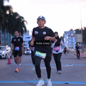 Runner Photo 3660341
