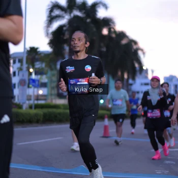 Runner Photo 3660773