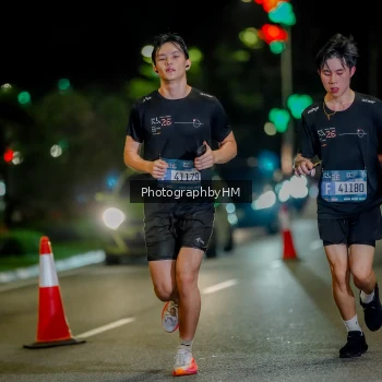 Runner Photo 3660800