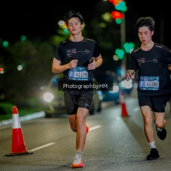 Runner Photo 3660801