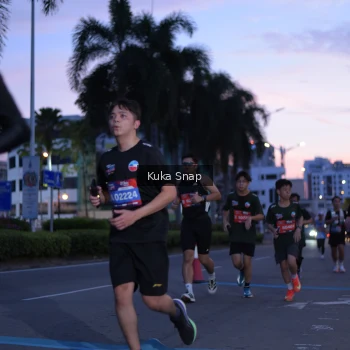 Runner Photo 3662296