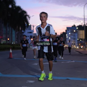 Runner Photo 3662825