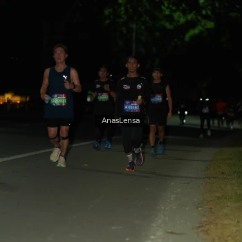Runner Photo 3664657