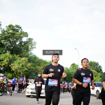 Runner Photo 3667033