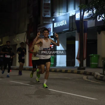 Runner Photo 3667899