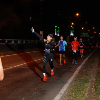 Runner Photo 3671002