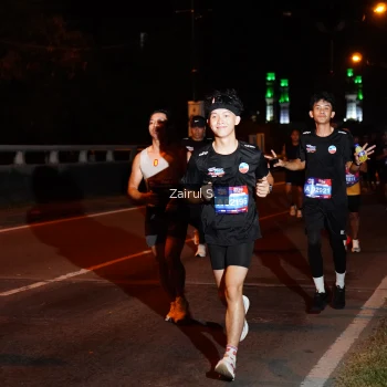 Runner Photo 3674675