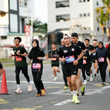 Runner Photo 3675374