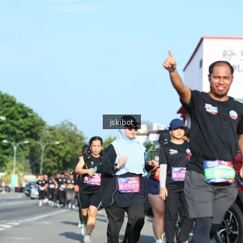 Runner Photo 3676203