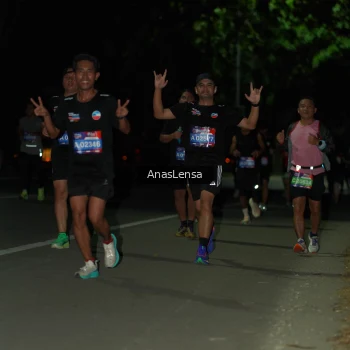 Runner Photo 3676517