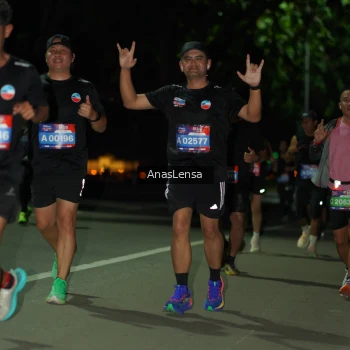 Runner Photo 3676593