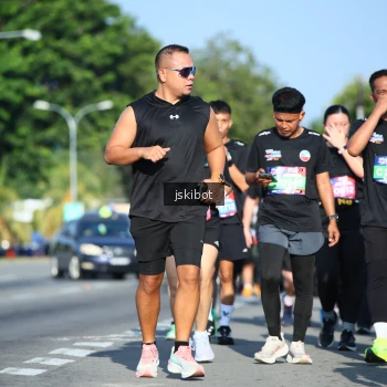 Runner Photo 3676974