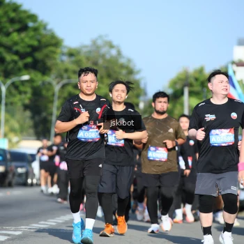 Runner Photo 3677399