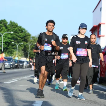 Runner Photo 3677755