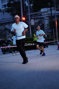 Runner Photo 3677759