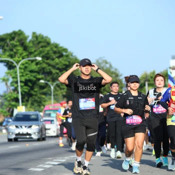 Runner Photo 3678055