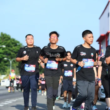Runner Photo 3678095