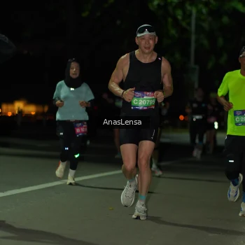 Runner Photo 3680215