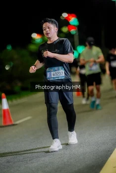 Runner Photo 3680691