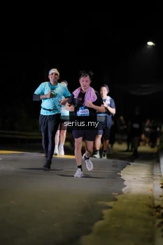 Runner Photo 3681003