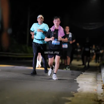 Runner Photo 3681004