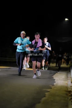 Runner Photo 3681006