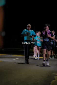Runner Photo 3681021