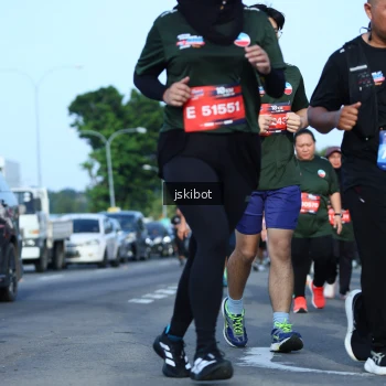 Runner Photo 3681343