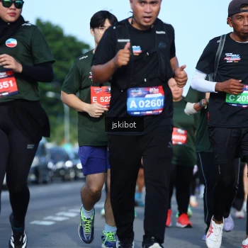 Runner Photo 3681351