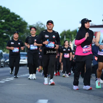 Runner Photo 3681701