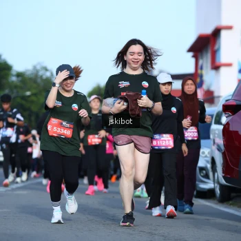 Runner Photo 3681750