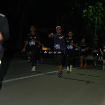 Runner Photo 3682001
