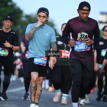 Runner Photo 3682393