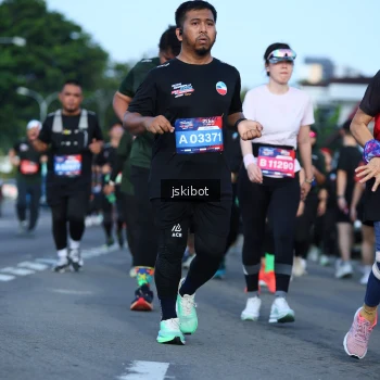 Runner Photo 3682451