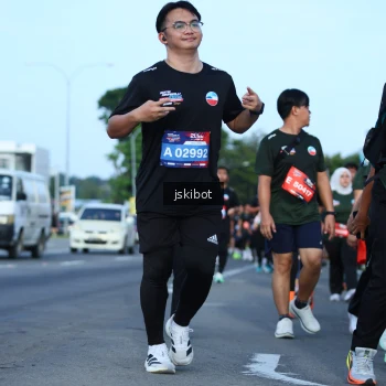 Runner Photo 3682495