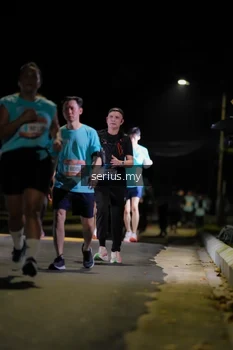 Runner Photo 3682575