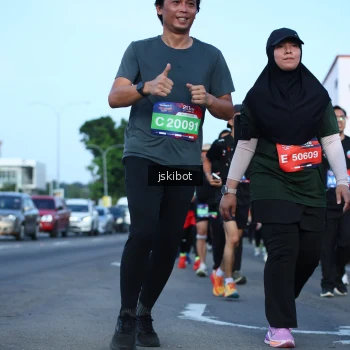 Runner Photo 3682735
