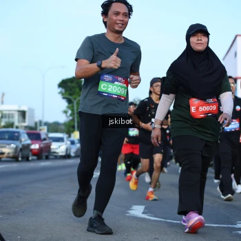 Runner Photo 3682743
