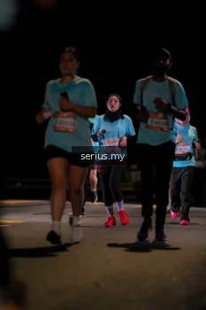 Runner Photo 3682773