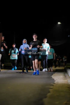 Runner Photo 3682922