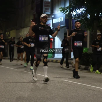 Runner Photo 3683302