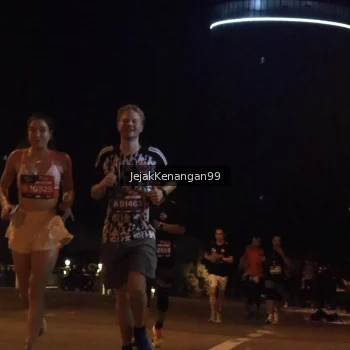 Runner Photo 3683682