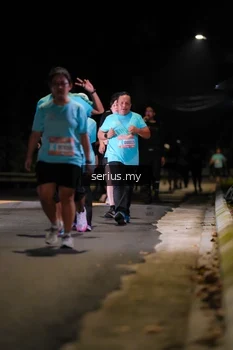 Runner Photo 3683690